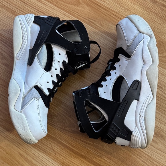 Nike Air Hi-Top Huarache Sneakers - size 9.5 (EUR 43) - Picture 8 of 11